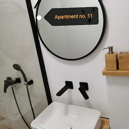 No 08 - Amarilia Apartment *