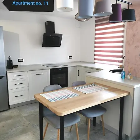 No 08 - Amarilia Apartment *