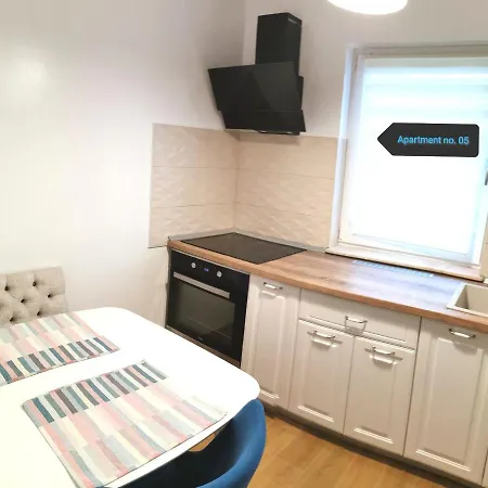 No 08 - Amarilia Apartment