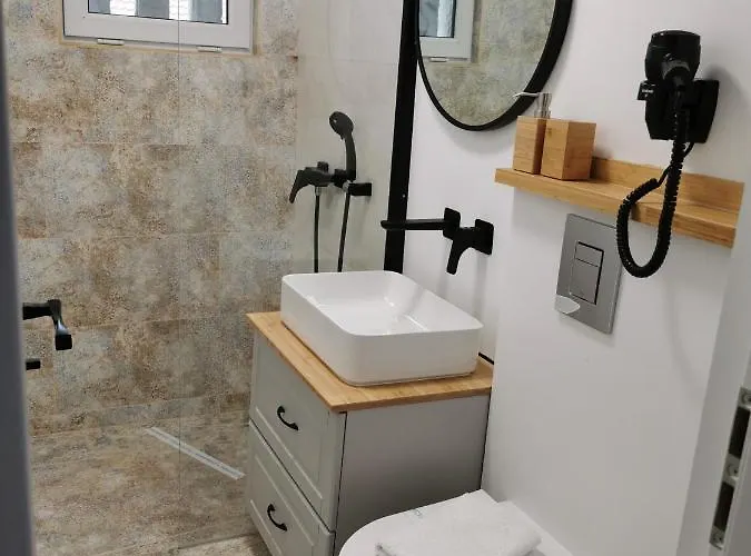 No 08 - Amarilia * Konstanca